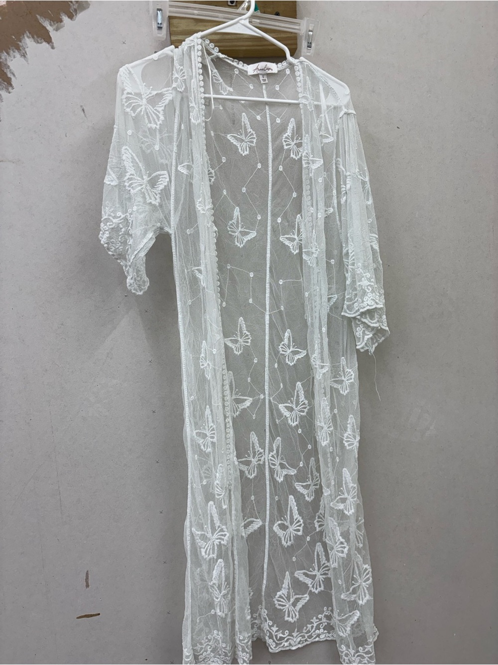 Annaliese butterfly lace coverup kimono size small